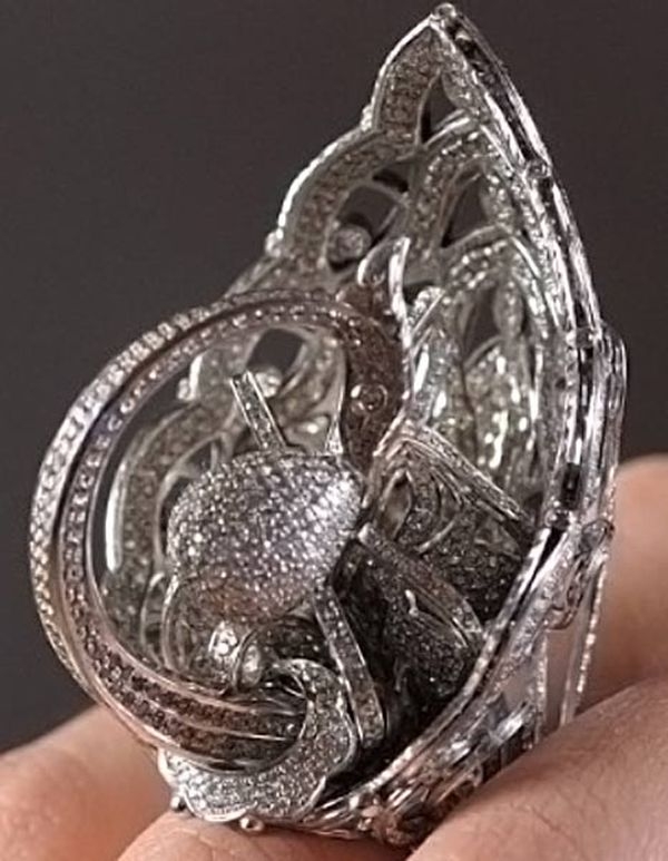 Перстень з найбільшою кількістю діамантів виготовили в Києві