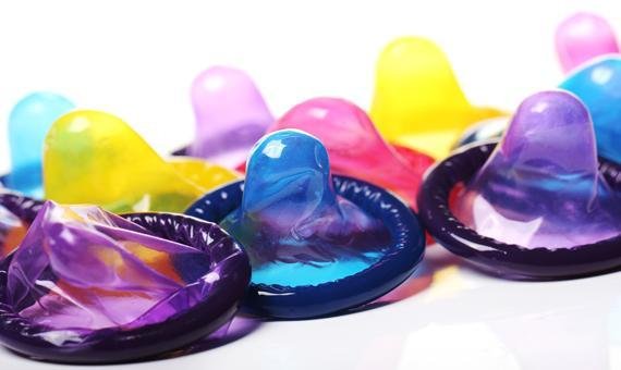 Чи захищають презервативи від венеричних хвороб?
