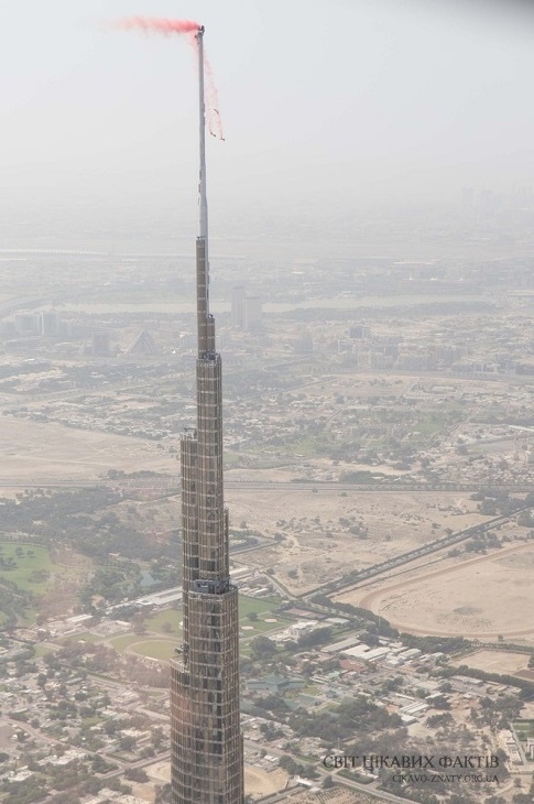 Стрибок з найвищої будівлі в світі